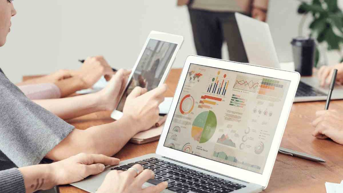 How Analytics and Reporting Elevate Contract Management Decisions